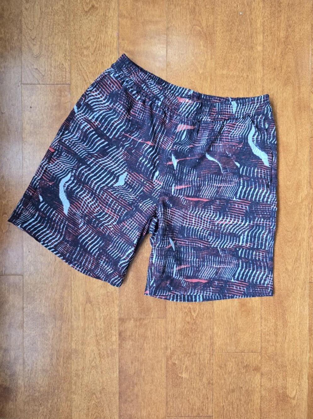 Outdoor Voices size XS mens shorts